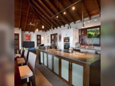 House · For sale · 5 bedrooms