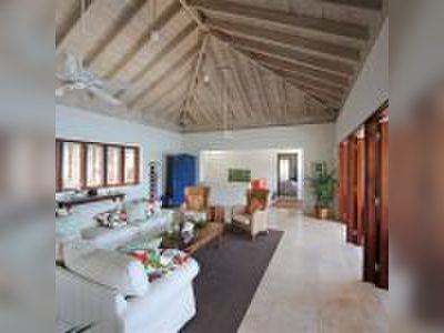 House · For sale · 3 bedrooms